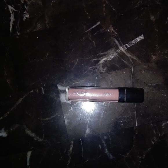 L'Oreal Paris Infallible Mega Cream Lip Gloss - Picture 2 of 4